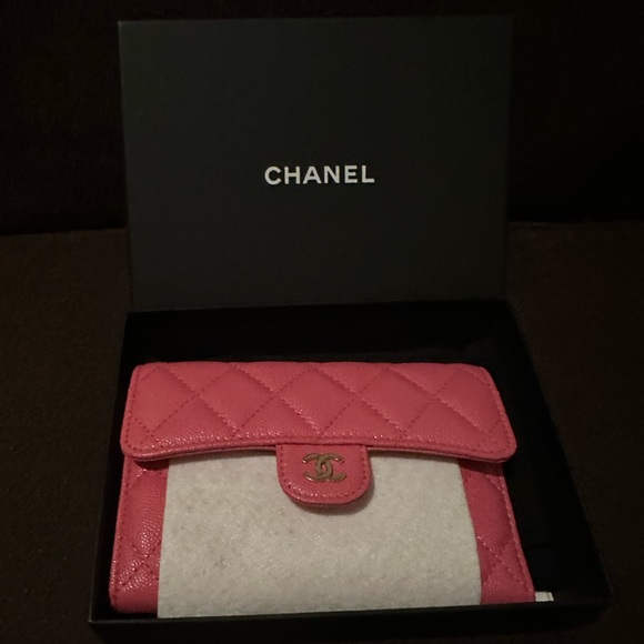 BRAND NEW WITH TAGS CHANEL medium flap caviar leather wallet. Box, card included - Picture 2 of 6